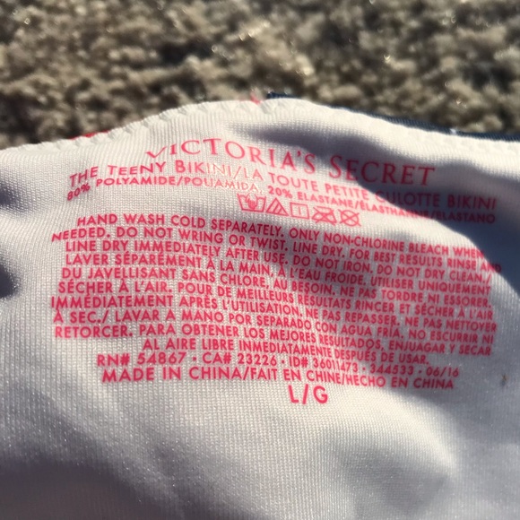 NWOT Victoria’s Secret Teeny Bikini Swim Bottom Tassles USA Flag July 4th Size L - Picture 5 of 5